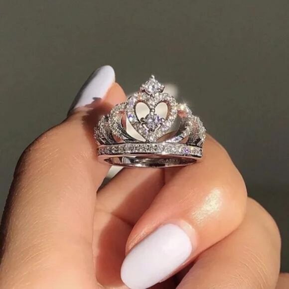 NEW 925 STERLING SILVER CROWN DIAMOND RING, CUTE RING, SHINY RING. - Picture 2 of 5
